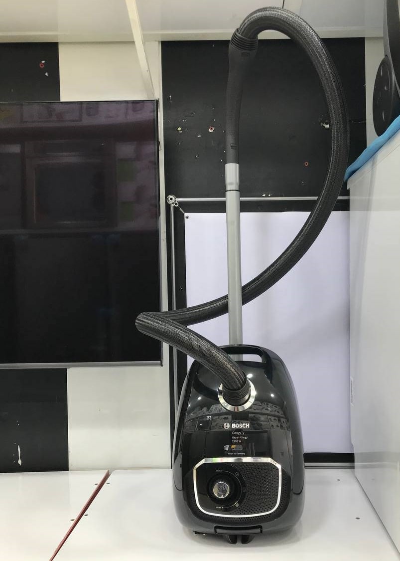 جاروبرقی کیسه ای سری 4 بوش مدل BGLS42230