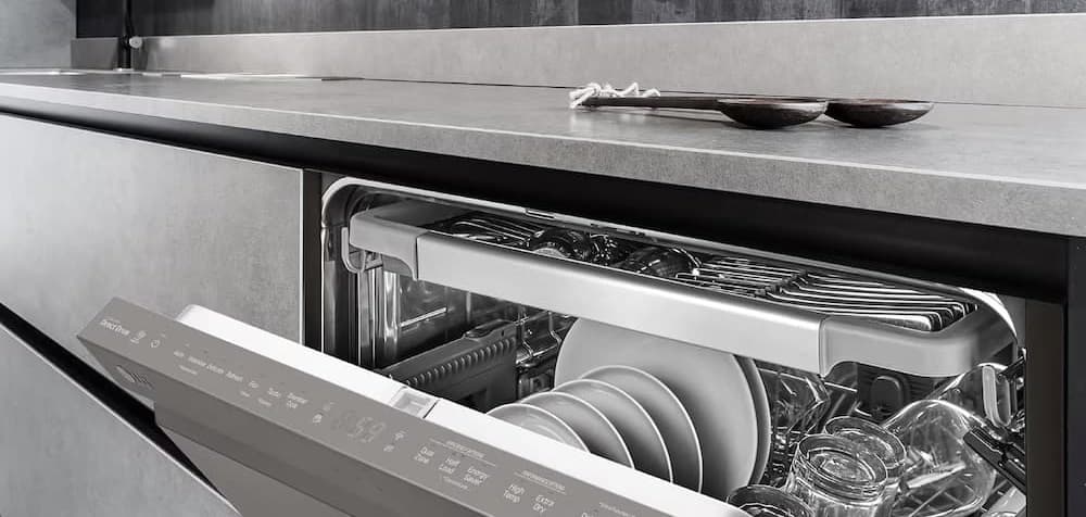 قابلیت بخارشور و باز شدن اتوماتیک درب بعد از پایان شستسو